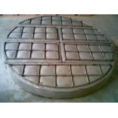 Knitted wire mesh demister